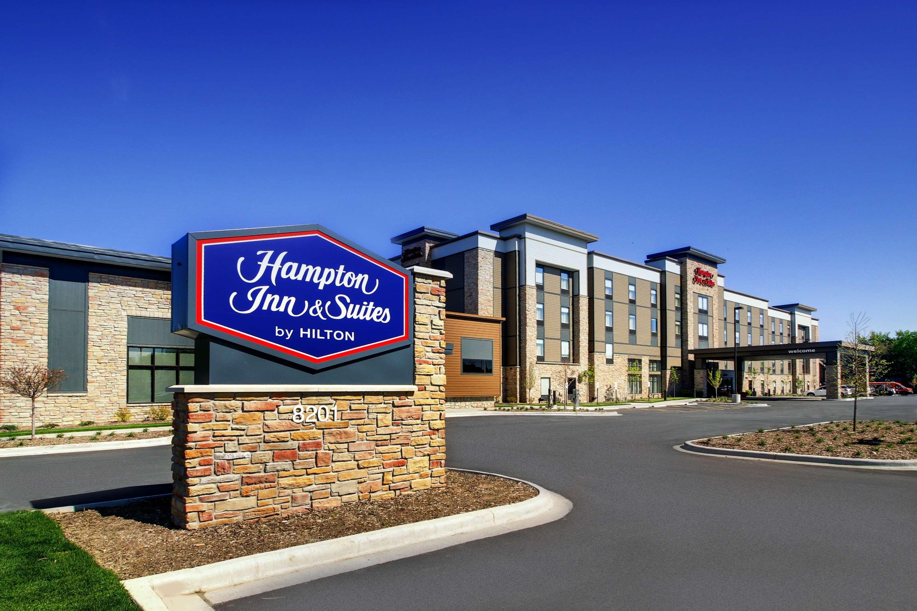 Hampton Inn&Suites Milwaukee West West Allis Exterior foto