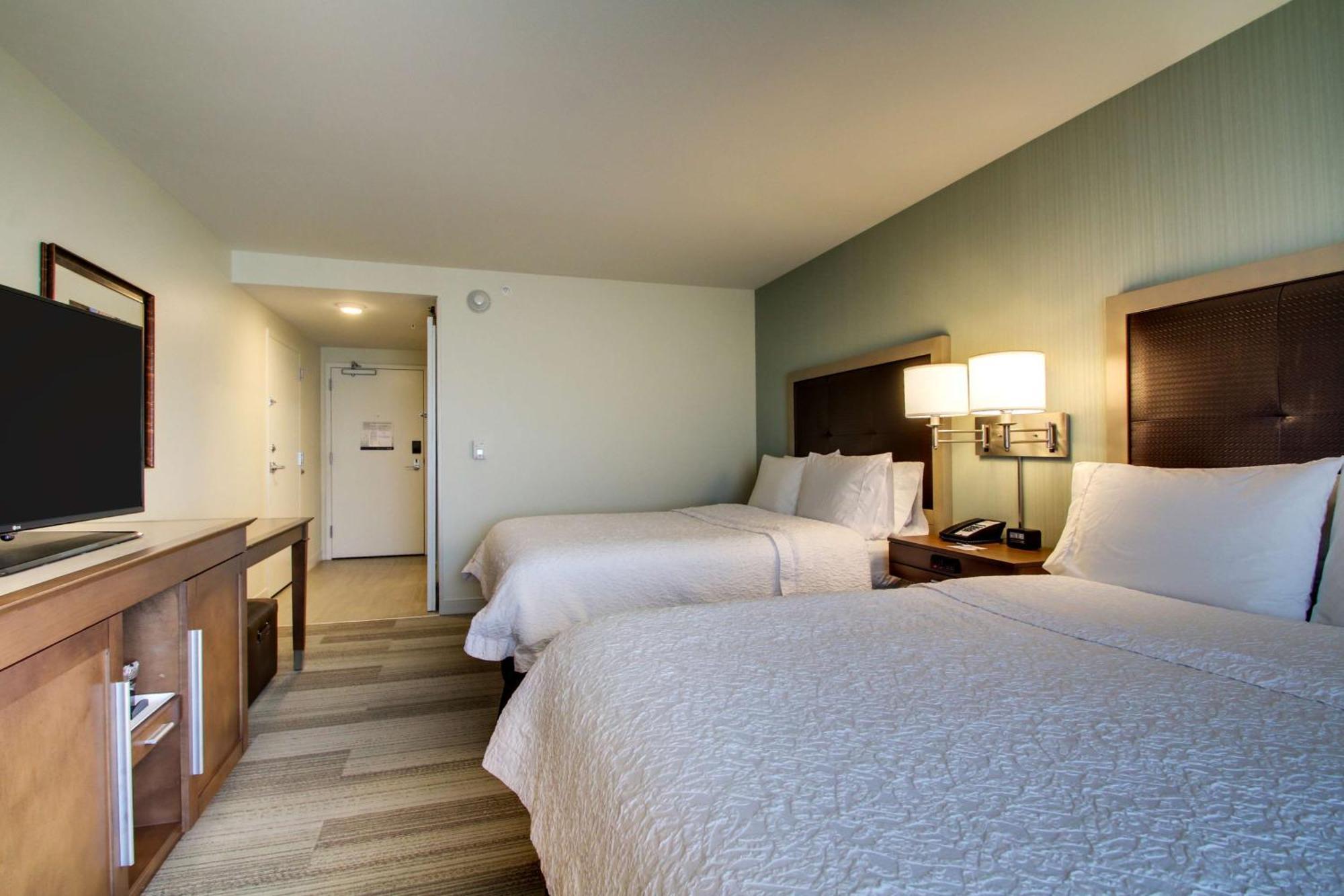Hampton Inn&Suites Milwaukee West West Allis Exterior foto